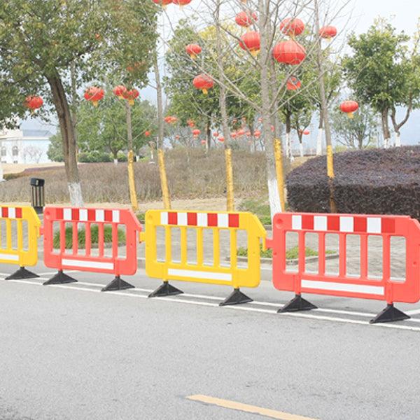 2 Meter Plastic Traffic Barrier with Swivel Feet - JACKWIN-Traffic Safety Products Manufacturer in China
