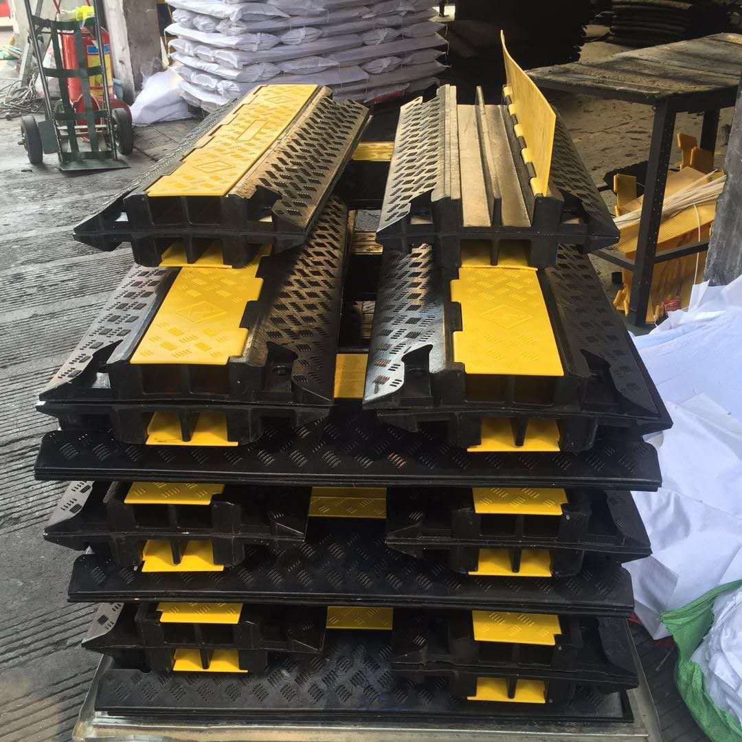 Cable Protector Ramp Safety Heavy Duty 2-Channel Rubber Cable Protector Hose Ramp – JACKWIN-Traffic ...
