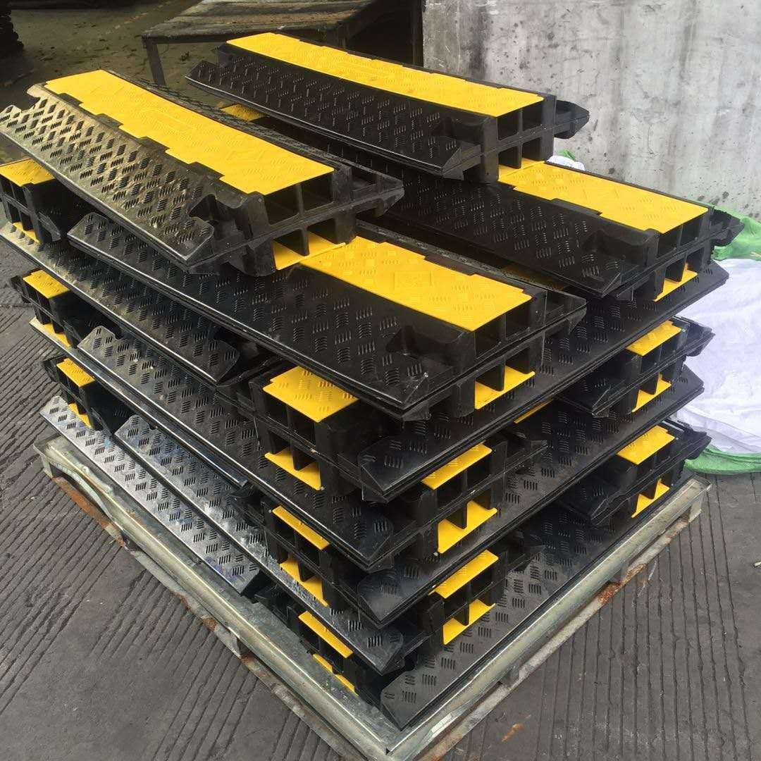 Channel Guard Ramp Heavy Duty 2-Channel Rubber Cable Protector Hose Ramp – JACKWIN-Traffic ...